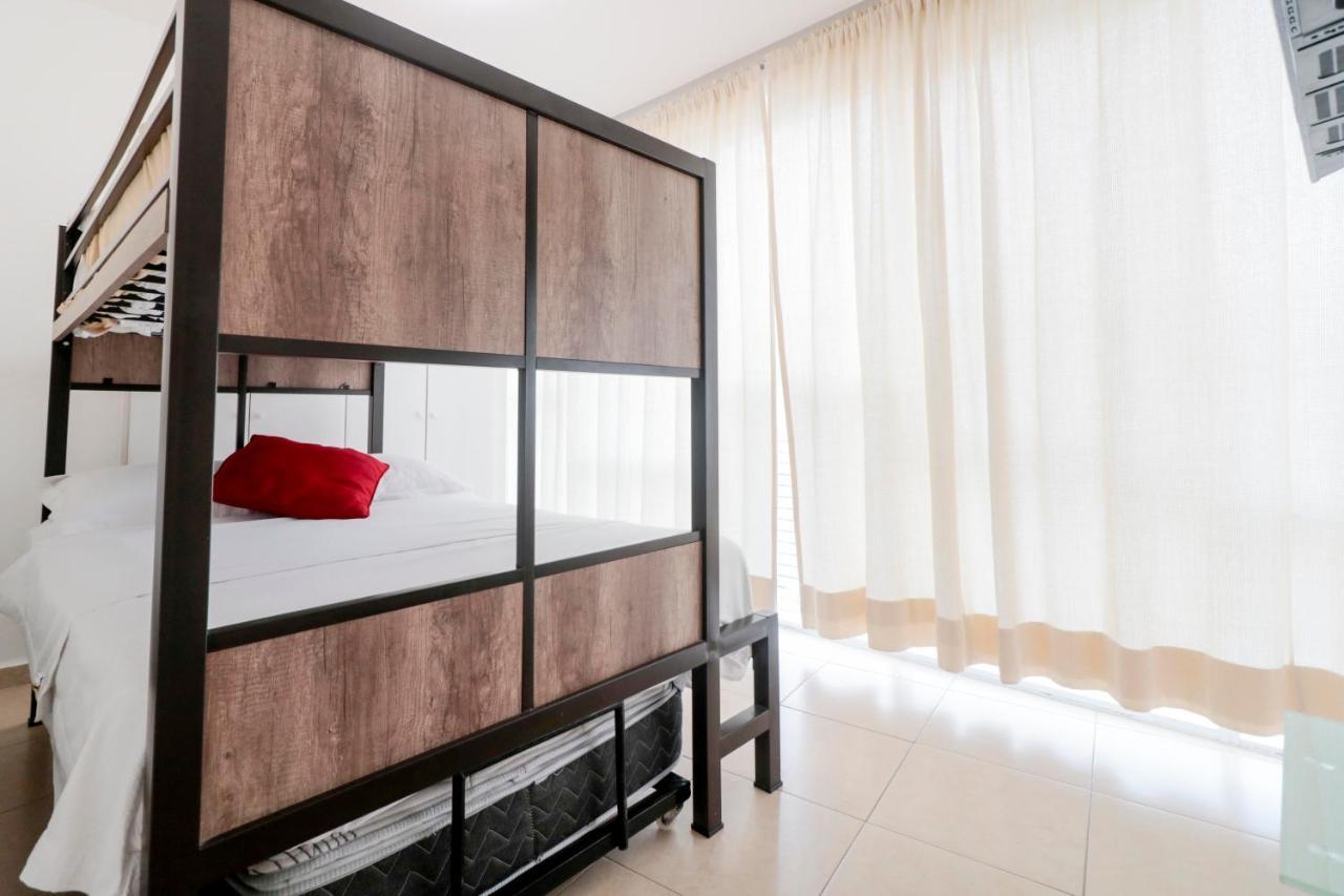 Hostpal Acqualina Skylife Apartment *